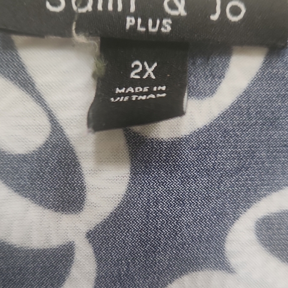 Sami & Jo Black and White Flutter Sleeve Midi Dress - Picture 2 of 3